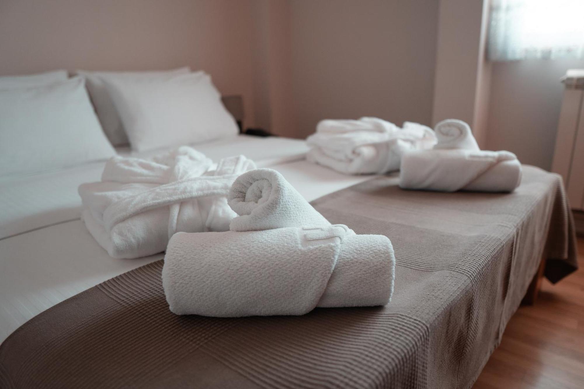 Hotel Topcider Belgrado Esterno foto