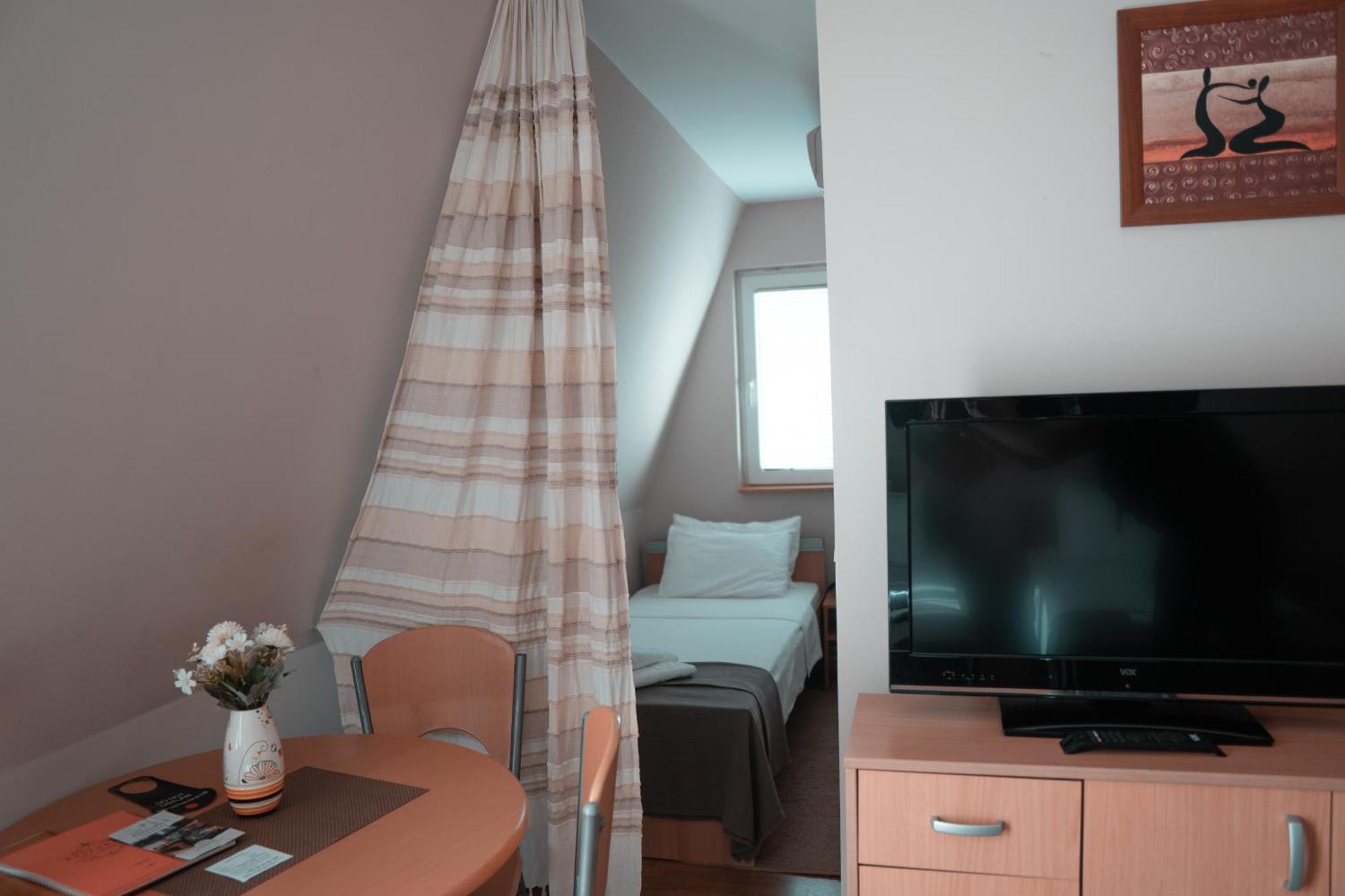 Hotel Topcider Belgrado Esterno foto
