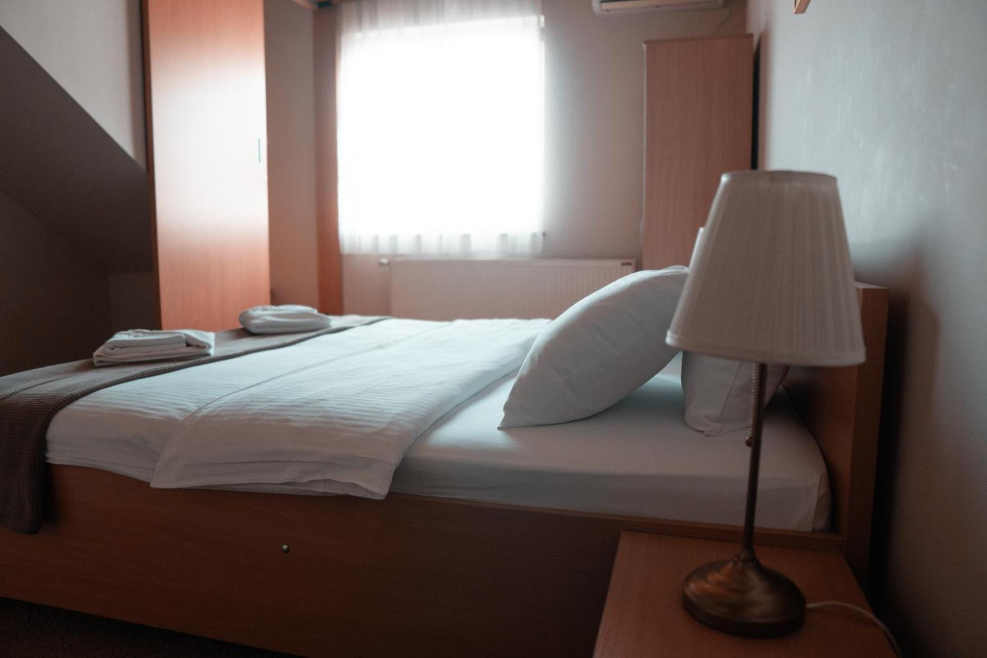 Hotel Topcider Belgrado Esterno foto