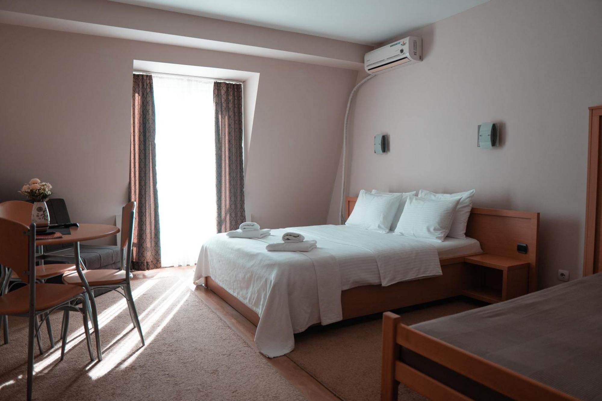 Hotel Topcider Belgrado Esterno foto