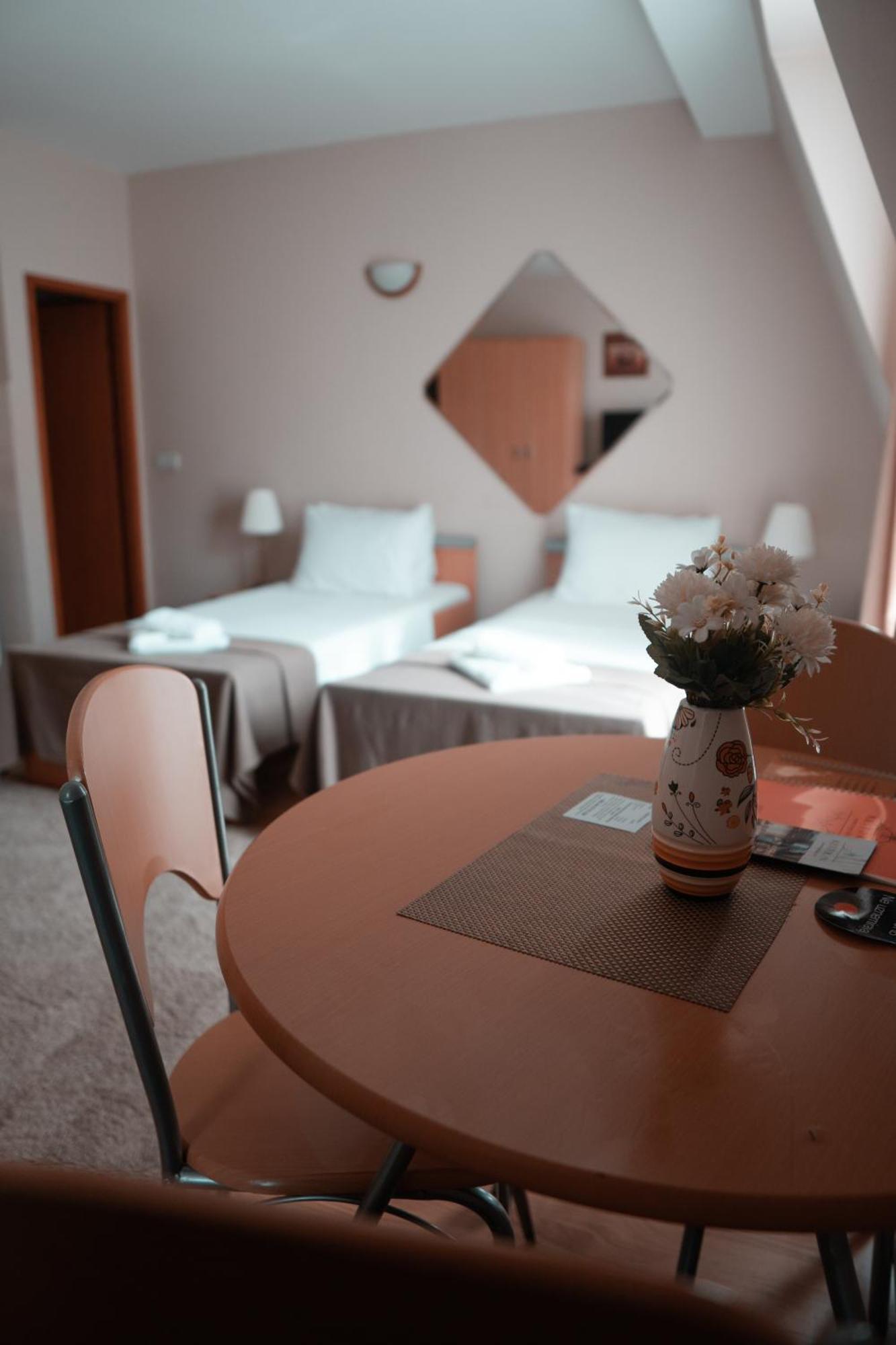 Hotel Topcider Belgrado Esterno foto