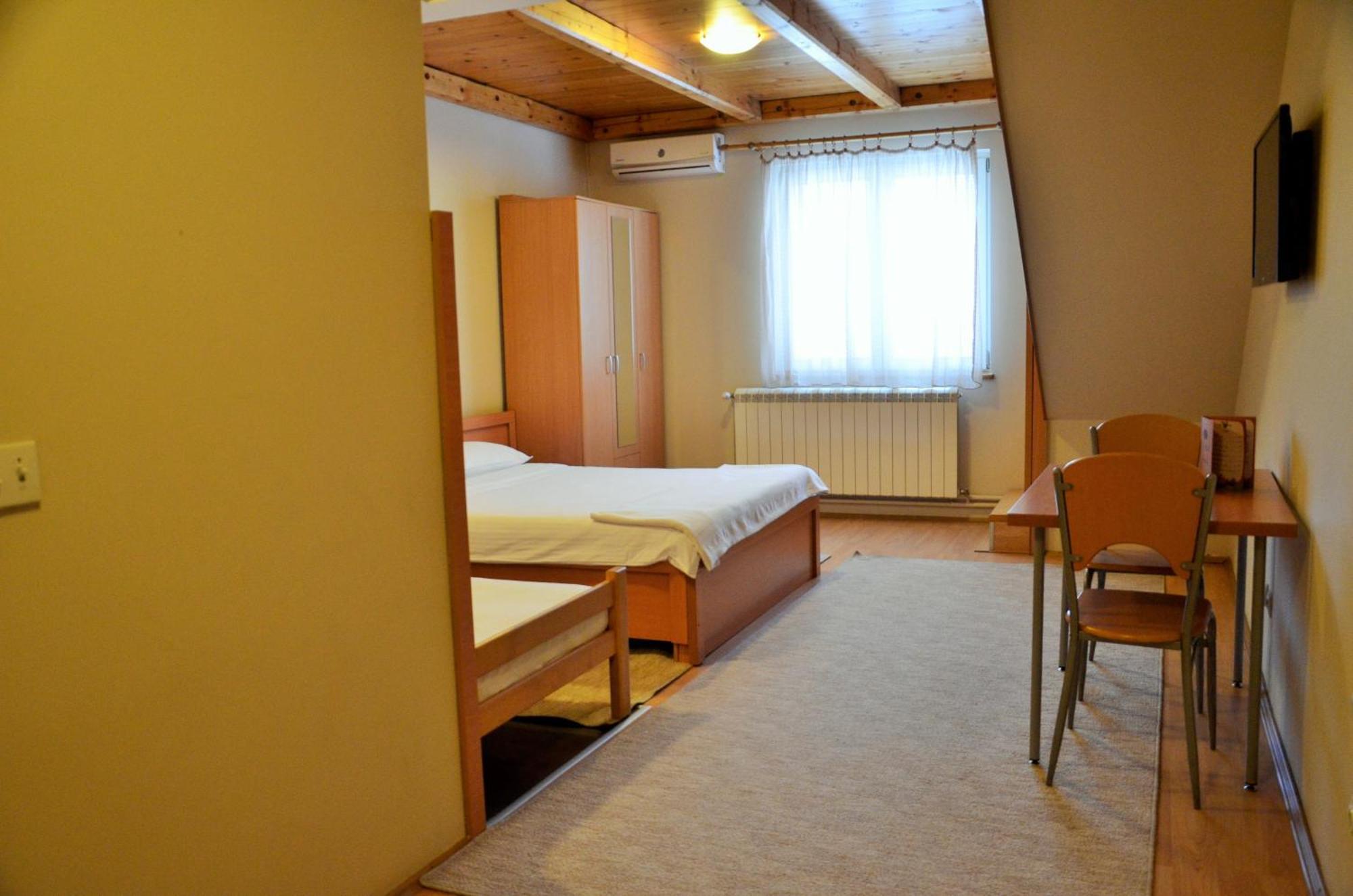 Hotel Topcider Belgrado Esterno foto