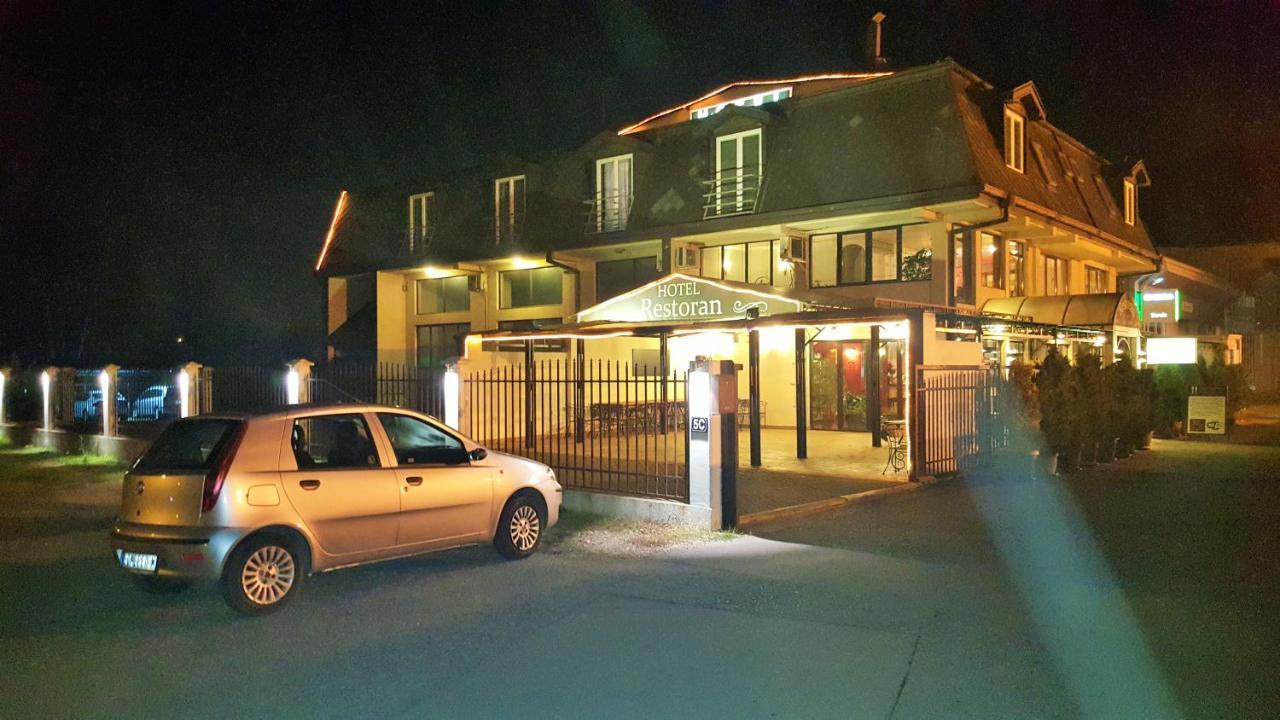 Hotel Topcider Belgrado Esterno foto